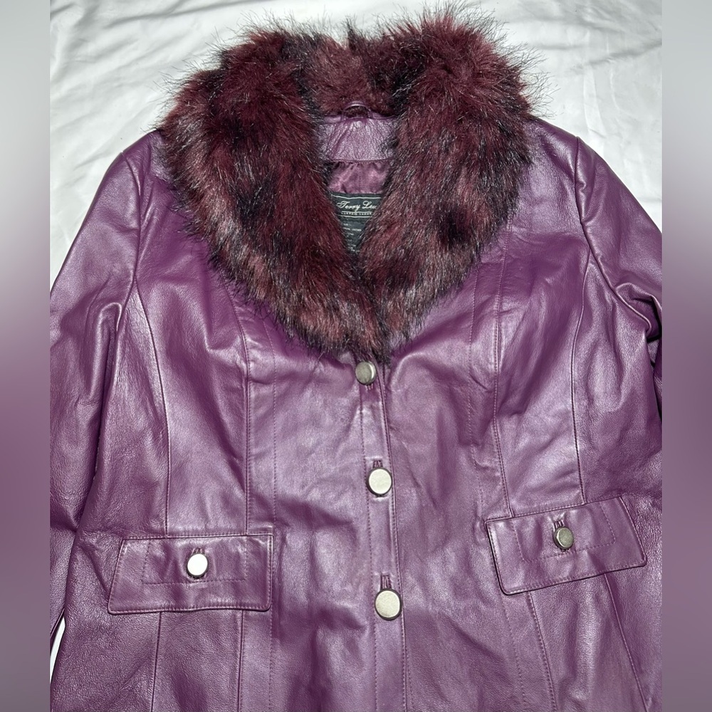 Terry Lewis Elegant Women's Purple Leather Jacket with Faux Fur Collar size 1X - Picture 2 of 7